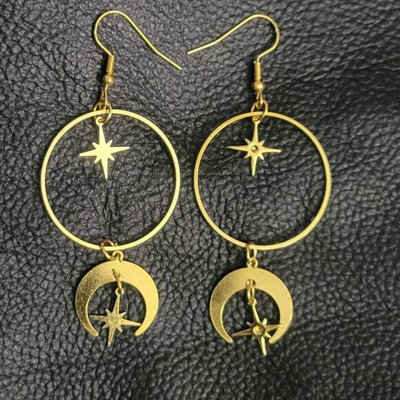 New women's gold color earrings boho dangling celestial moon and stars - Picture 1 of 5